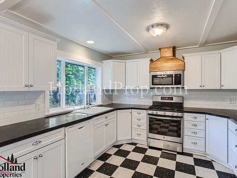 3257 NE Brogden St — Photo 12