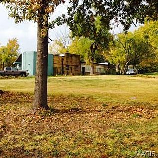2nd image of 7045 Olive Blvd