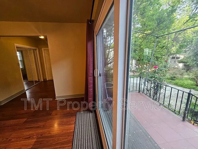 1214 N Pershing Ave — Photo 65
