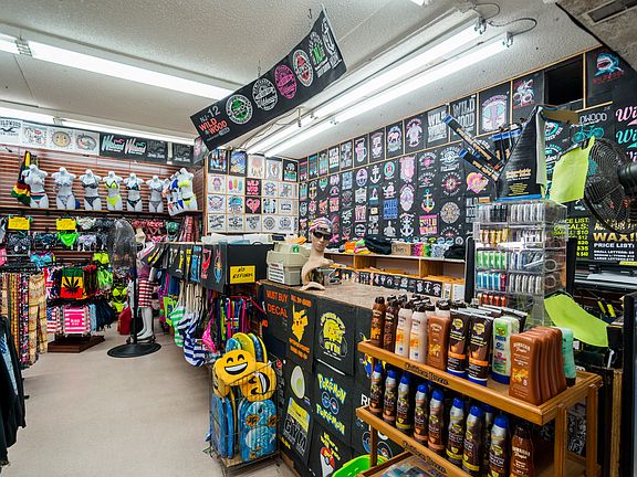 3rd image of 3710-3712 Boardwalk