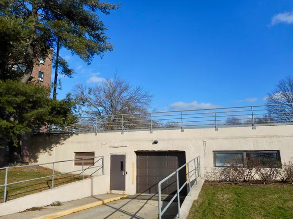 73-63 Bell Boulevard image 14 of 17