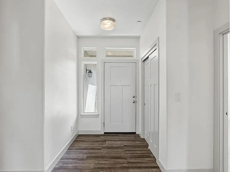 19009 Compass Dr — Photo 4