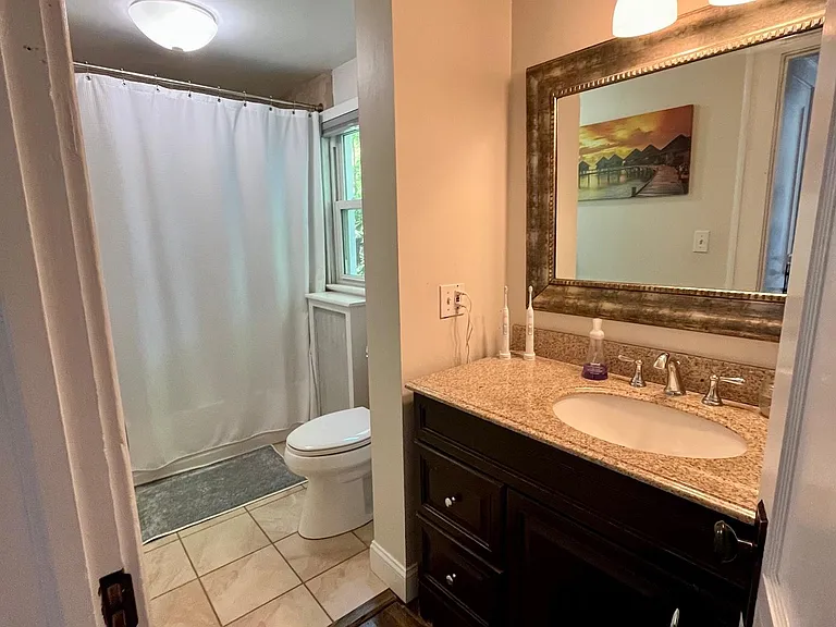 20 Sherman Ave — Photo 10