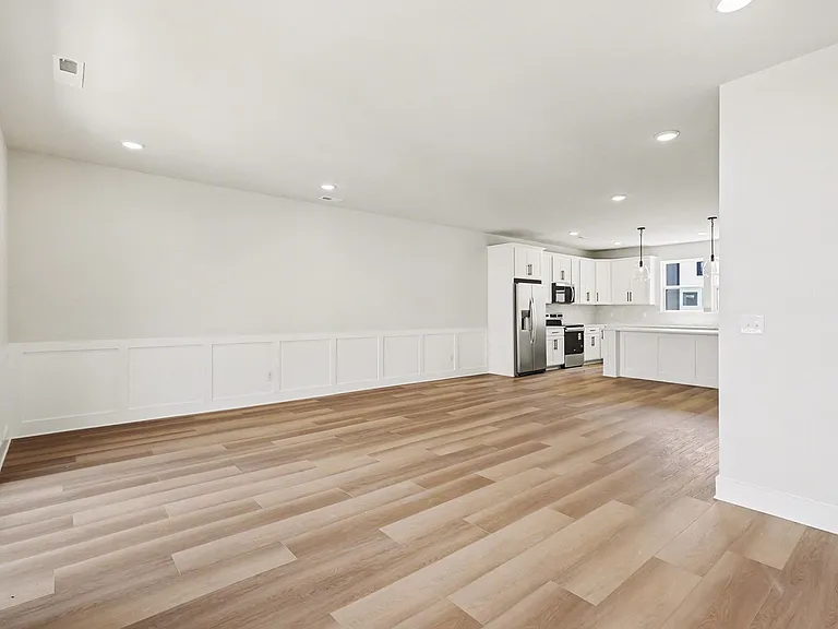 7920 Sansom Cir — Photo 15