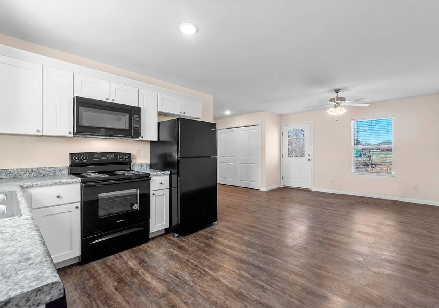 Highland Hills Dr 236 — Photo 1