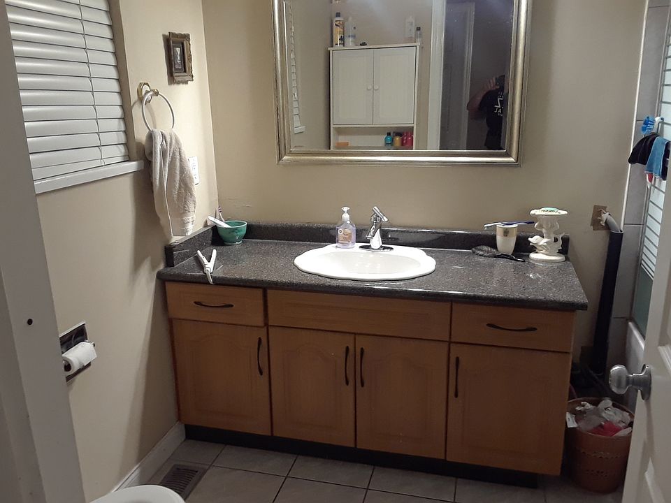 2nd image of 1180 E 61st Ave
