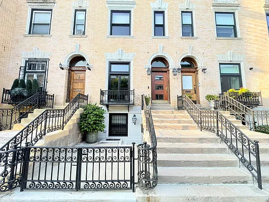 Rented by Bruma Realty LLC | media 30