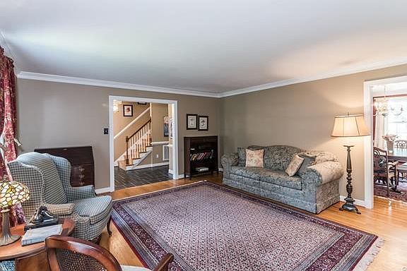 5th image of 201 Harwick Dr
