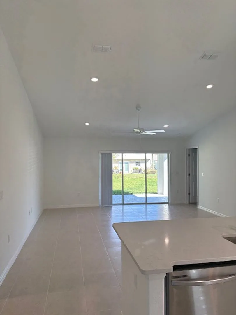 Brand New home for rent ! — Photo 4
