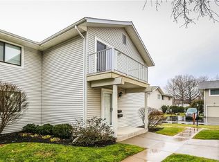 609 Eastbrooke Ln, Rochester, NY 14618