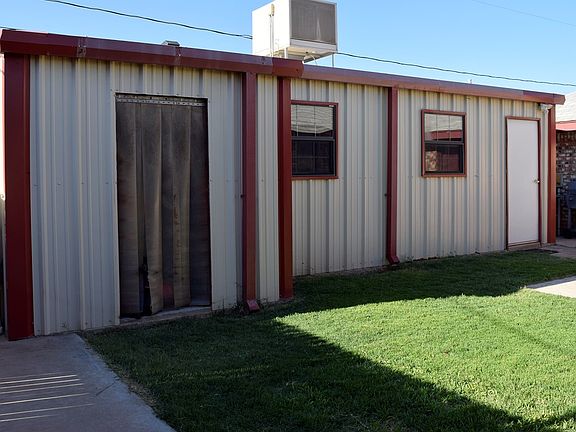 3rd image of 4413 Fairbanks Dr