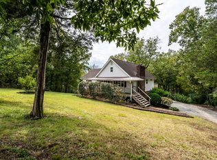 7001 Snow Hill Rd, Ooltewah, TN 37363