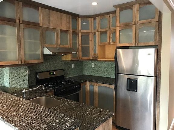 3rd image of 141 Allen St APT 3