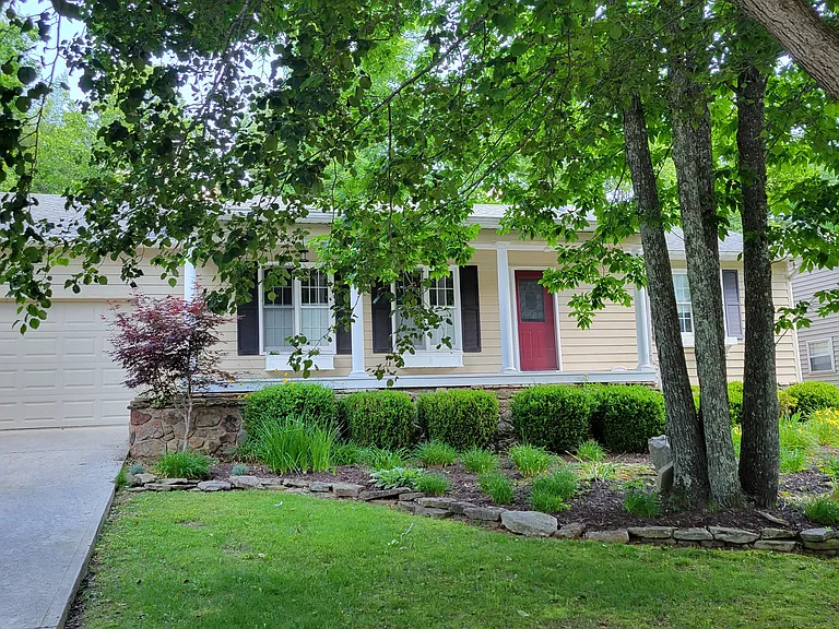 110 Hilton Ln — Photo 5