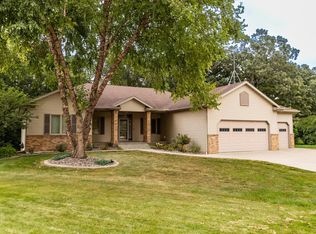 1128 Tiger Ln SE, Rochester, MN 55904