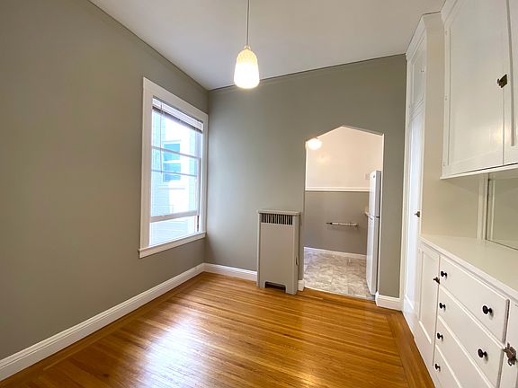 5th image of 1865 Oak St #7