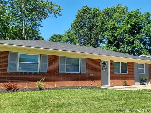 2211 Lombardy Drive, Clarksville, IN 47129