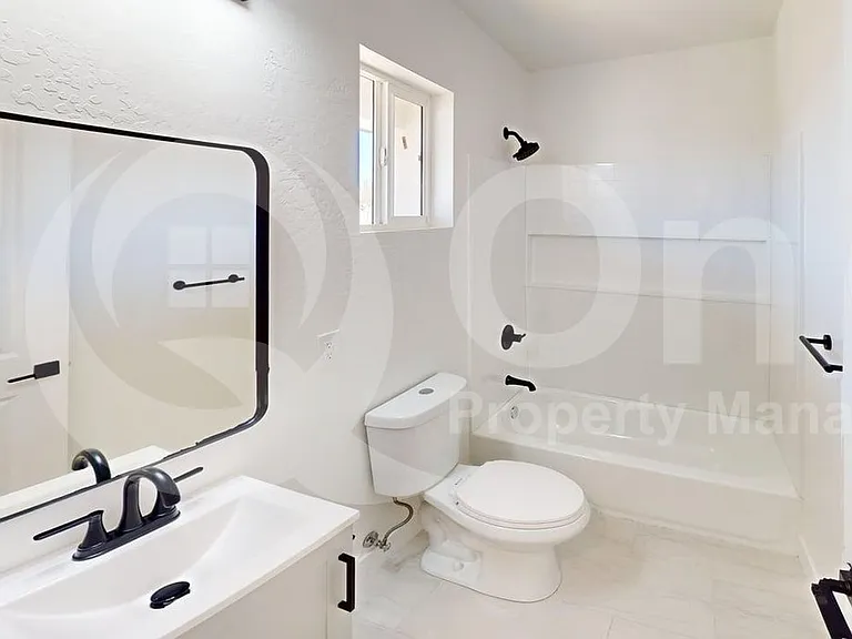 410 W Hadley St #2 — Photo 11