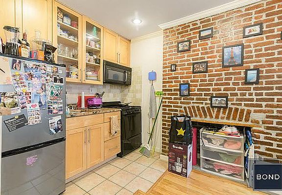 3rd image of 175 Orchard St APT 2C