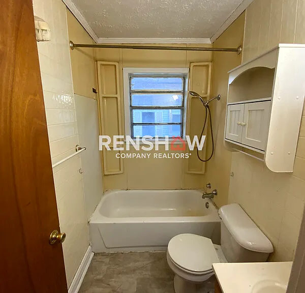 1528 Ewell Ave — Photo 7