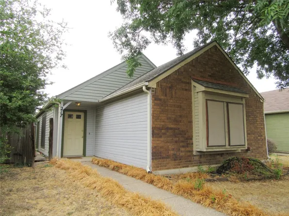 217 Teakwood Ln, Lewisville, TX 75067