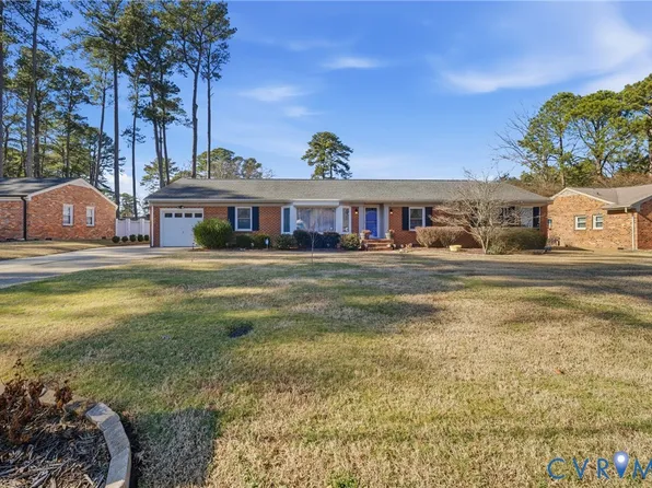 2836 Meadow Wood Dr E, Chesapeake, VA 23321