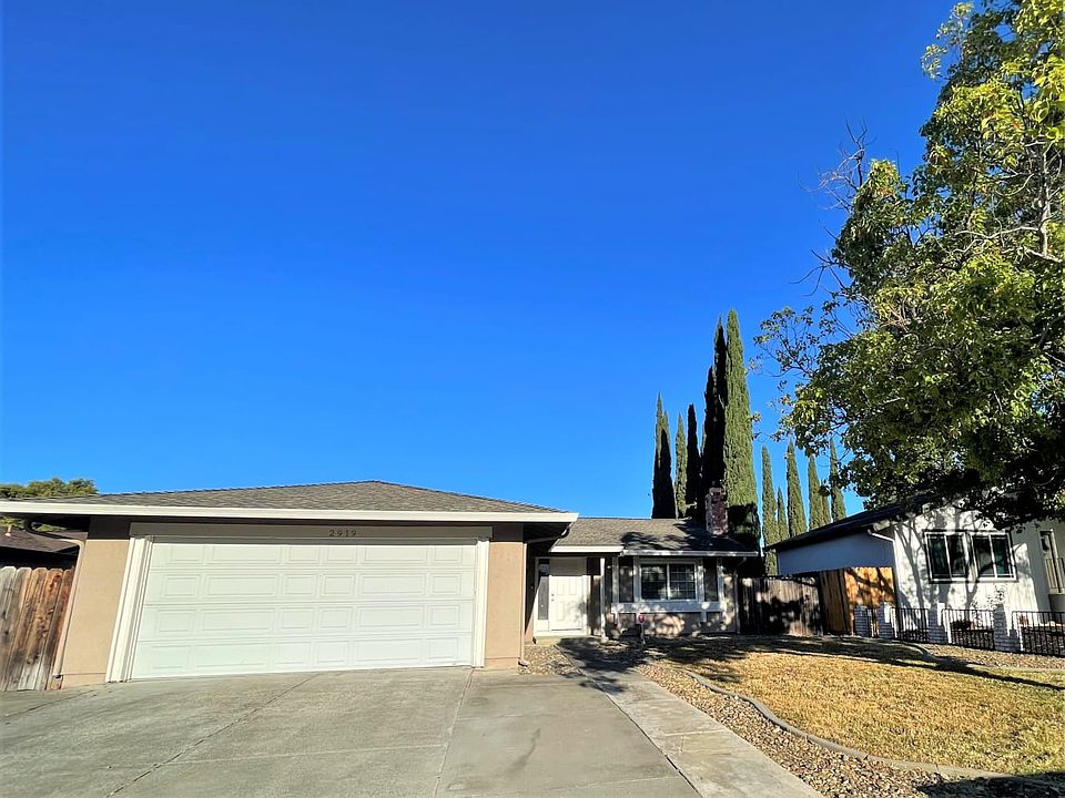 1st image of 2919 Camrose Ave