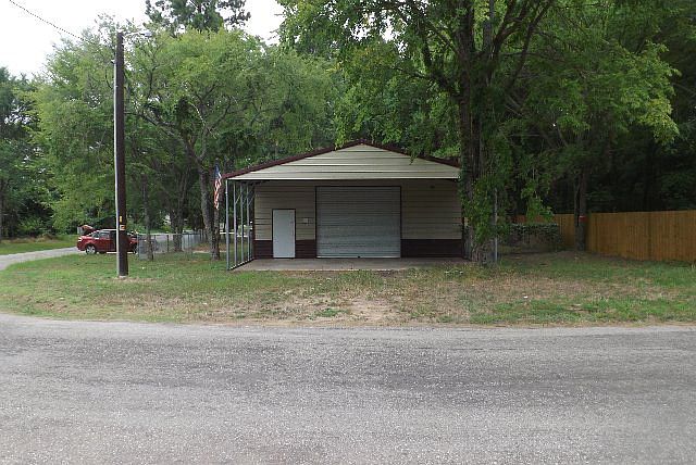 1st image of 17913 Lakeview Blvd