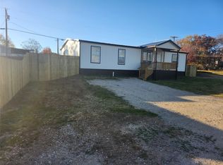 1409 Cardinal Ct, Azle, TX 76020