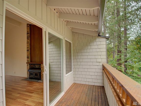 5th image of 2419 19th Way NW