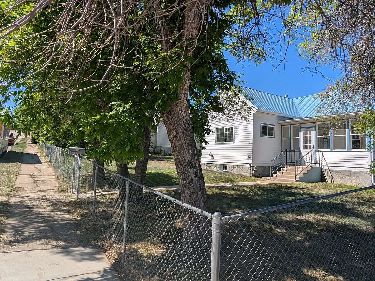Building Photo - 151 9th Ave N