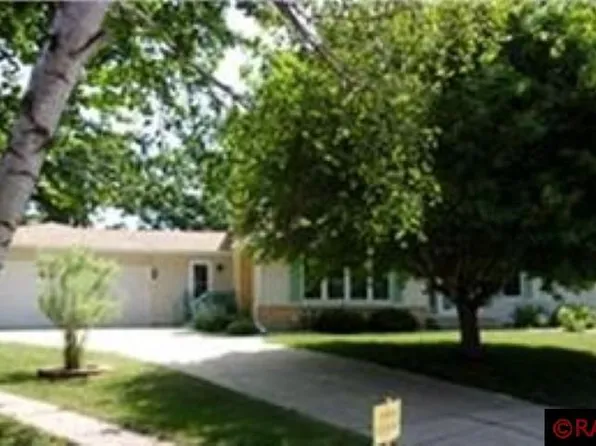20 Bianchi Dr, New Ulm, MN 56073