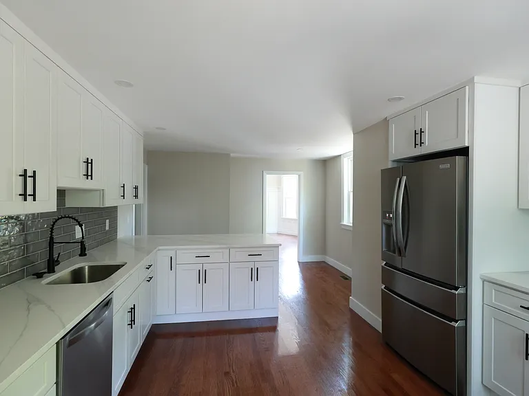 37 George St #37 — Photo 6