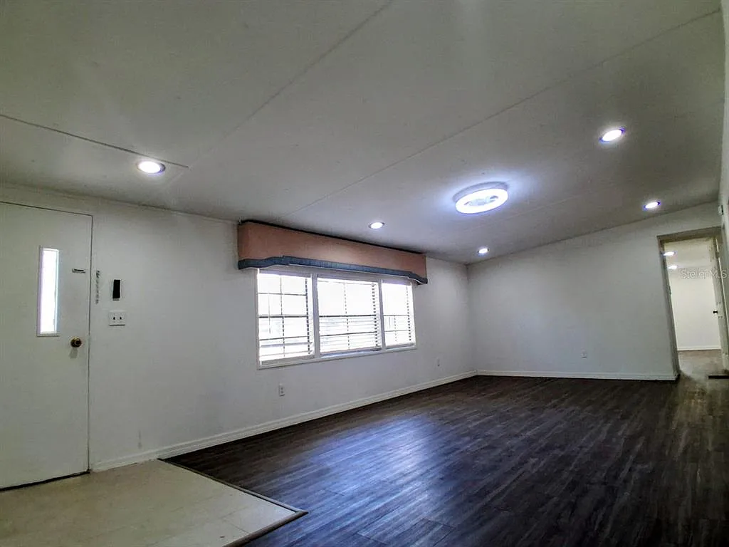 4 bed, 2.0 bath, 1782 sqft, $2,050 — Photo 3