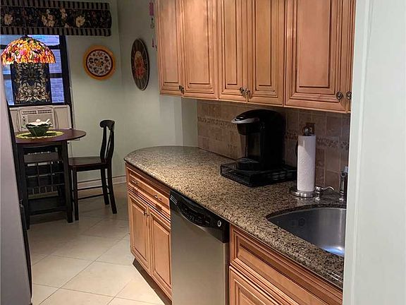 4th image of 90 Schenck Ave APT 1H