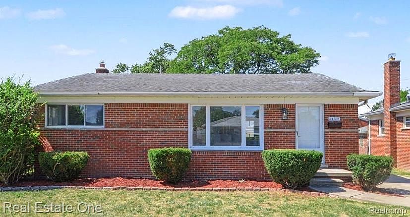1st image of 24337 Courtland Ave
