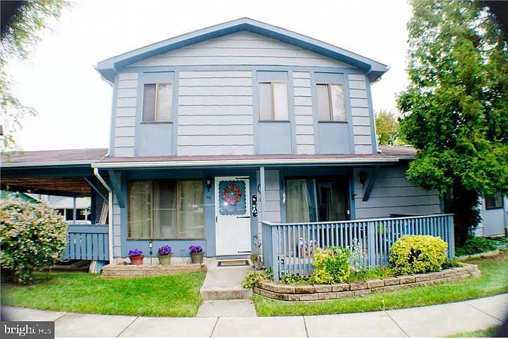 16 Maplewood Ct photo 1