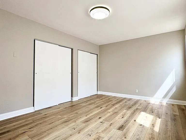 4250 Miami St #B2 — Photo 7