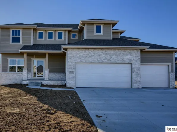 17015 Isabella St, Bennington, NE 68007