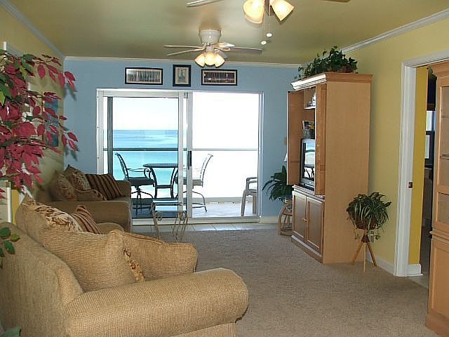 Spacious Living Room