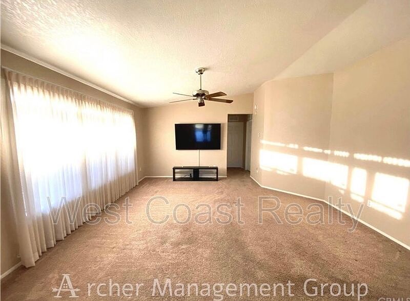 1st image of 29089 Camino Alba