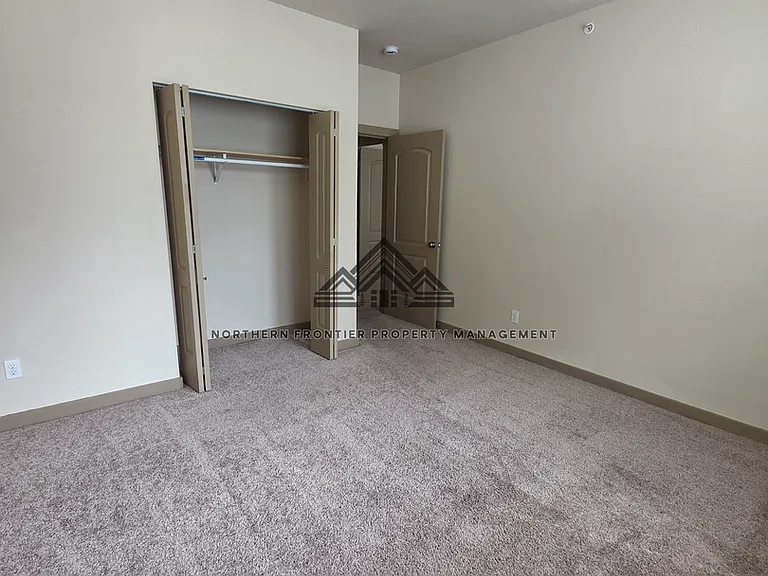 1410 S College Ave — Photo 16