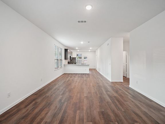 5th image of 303 Shady Cedar Hill Ln