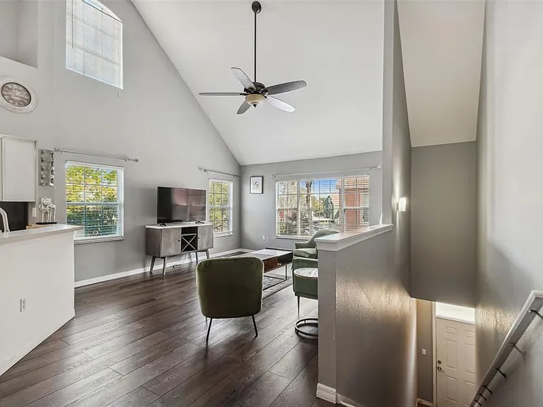10462 White Lake Ct — Photo 3