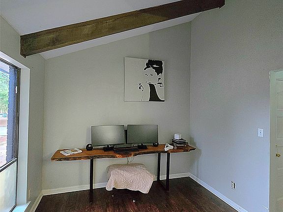 5th image of 4012 Monterey Ct