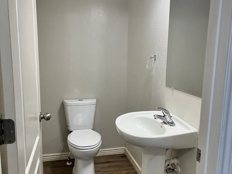 1183 N 14th St E — Photo 9