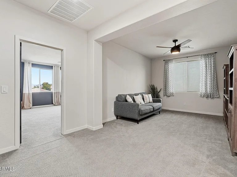 2830 E Pearl St — Photo 21