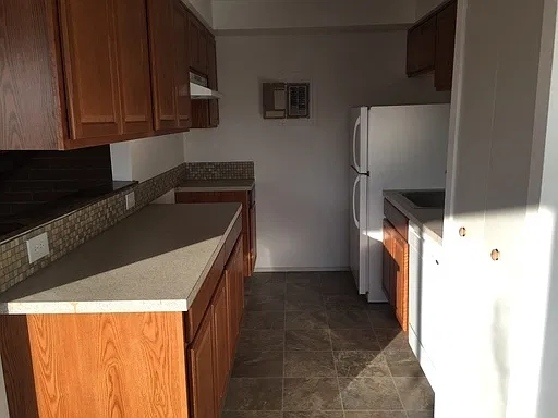 1215 W Ivy Ave — Photo 3