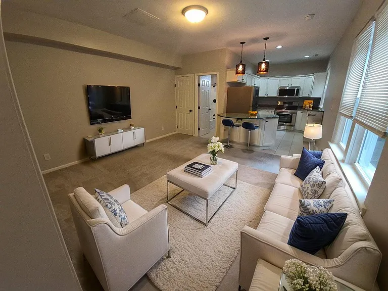 568 Delta Ave #2 — Photo 3
