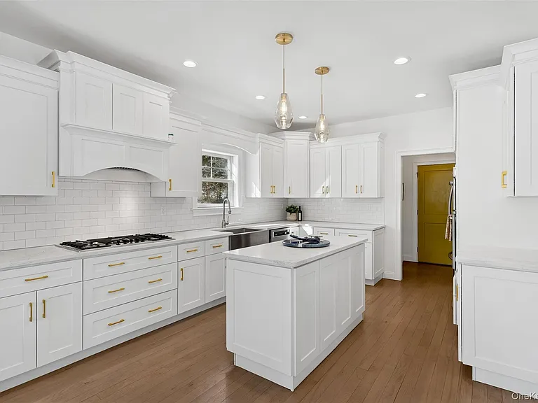 1510 Maple Ln — Photo 6